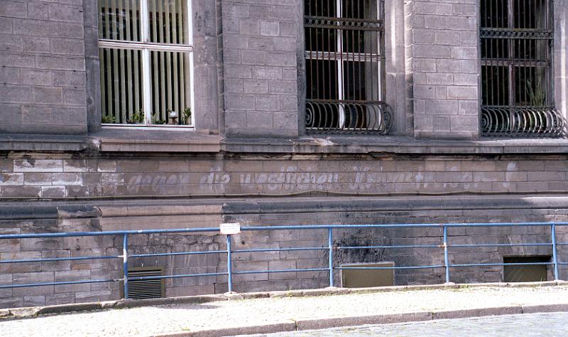 Weißenfels, Bahnhof, 3.8.1997 (2).jpg - Verstärkt den Widerstand gegen die westlichen Kriegstreiber!